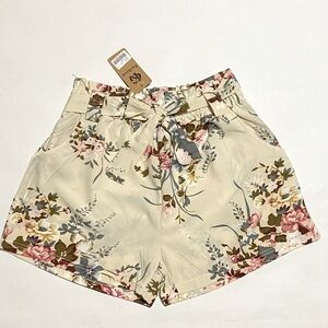 Size Large/XLarge Boutique Rayon Paper Bag Waist Shorts